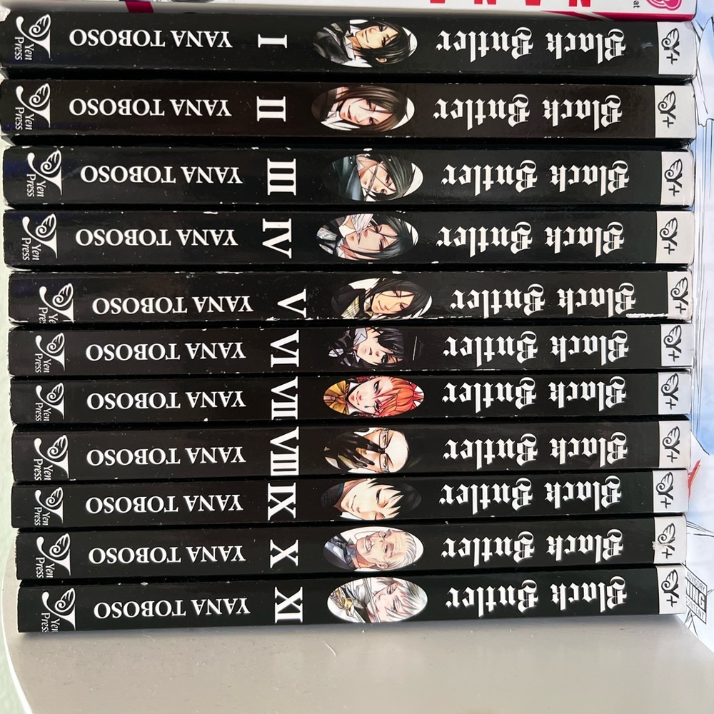 Black Butler Manga 11 piece Set